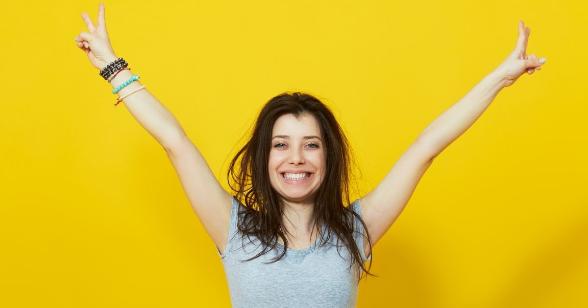 ragazza felice - 7 problemi che l'argento colloidale risolve